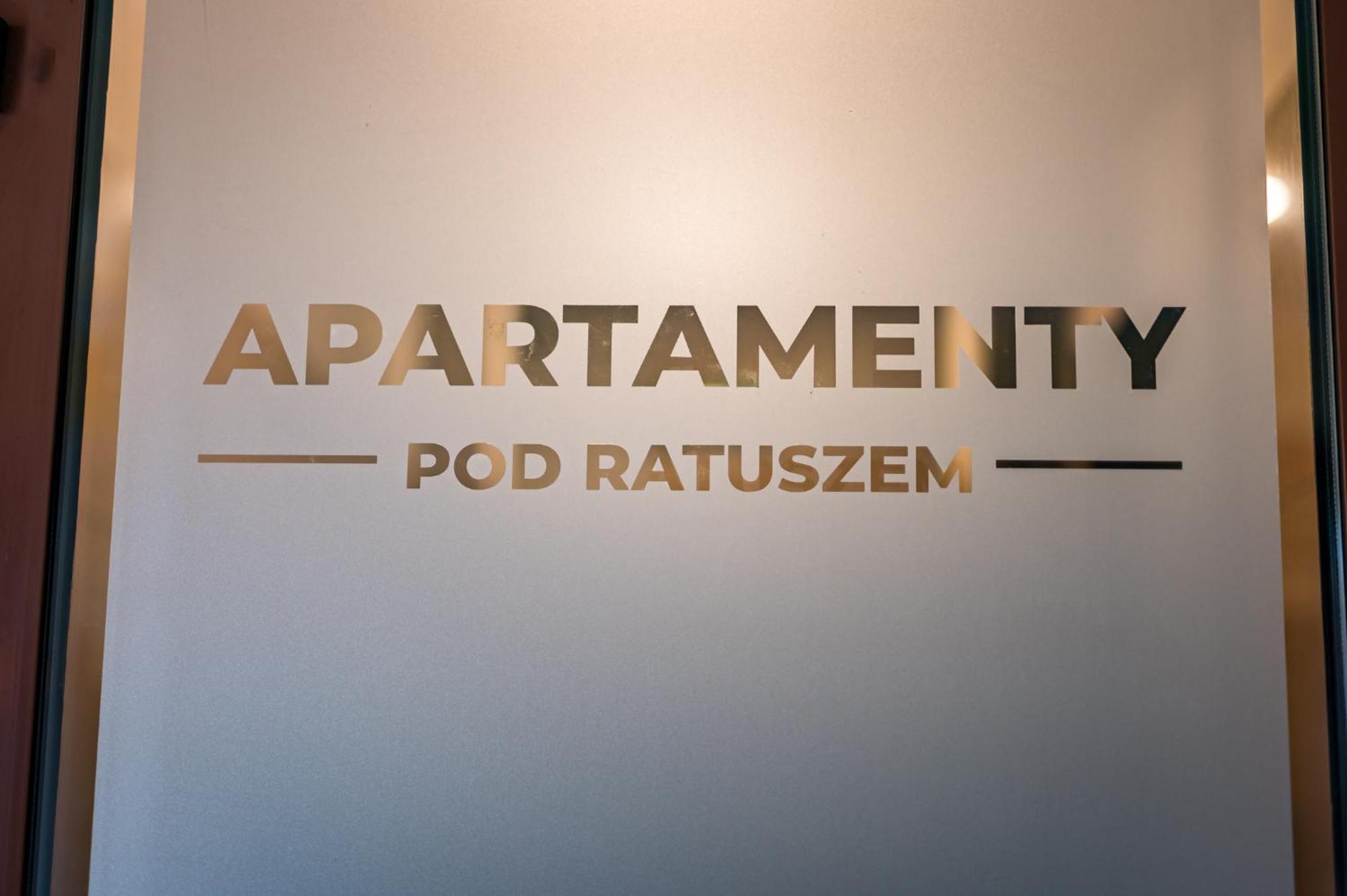 דירות ז'שוב Pod Ratuszem מראה חיצוני תמונה